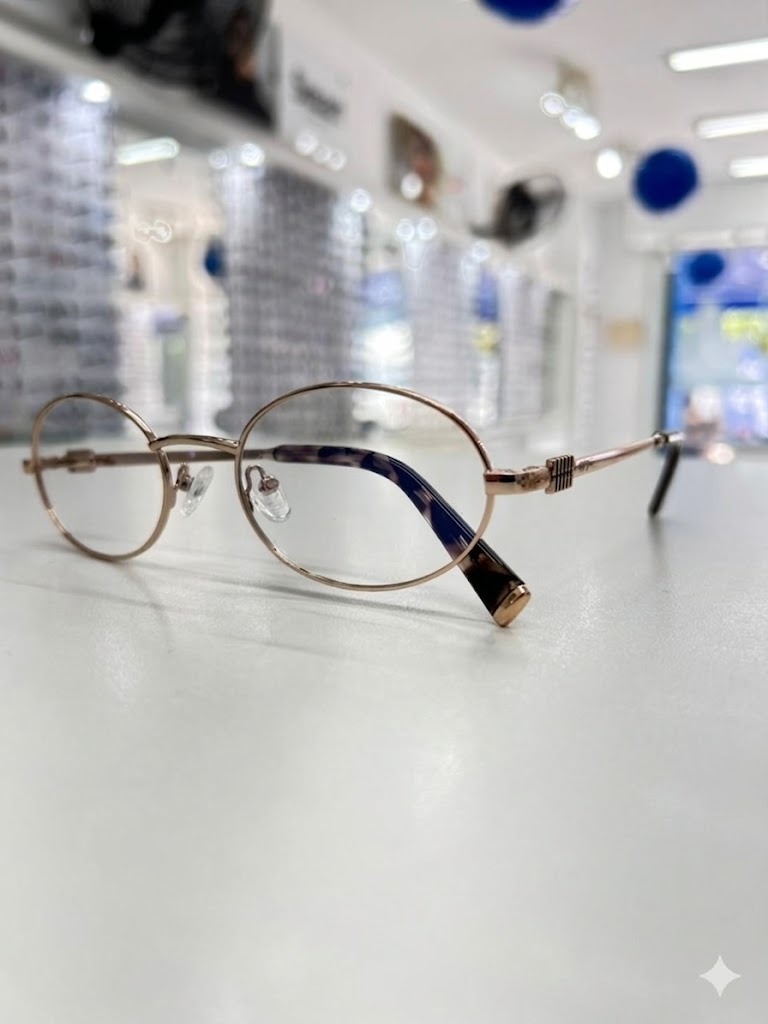 Armação oval dourada estilo sofisticado